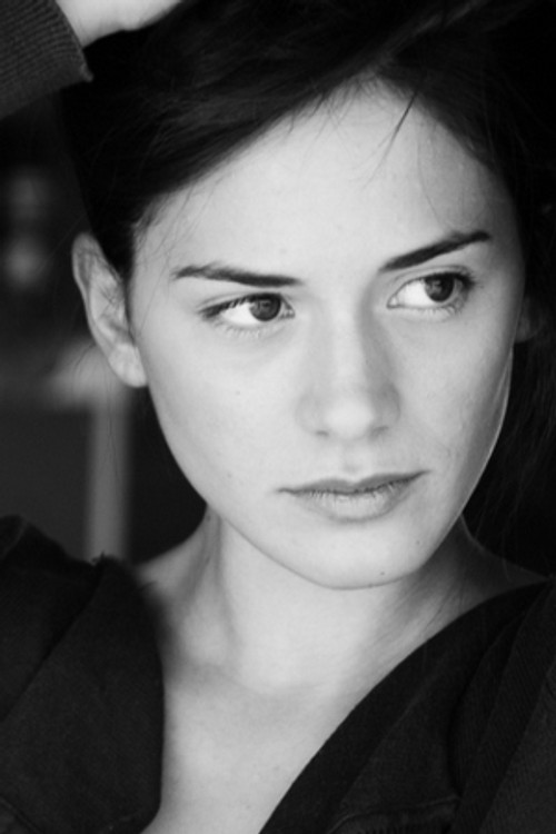 Margherita Mannino as Giulia