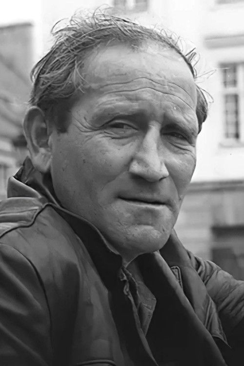 Jan Himilsbach as Stolarz Leon Marchelczyk