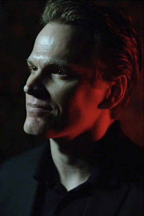 Kyle Williams as Main Cop