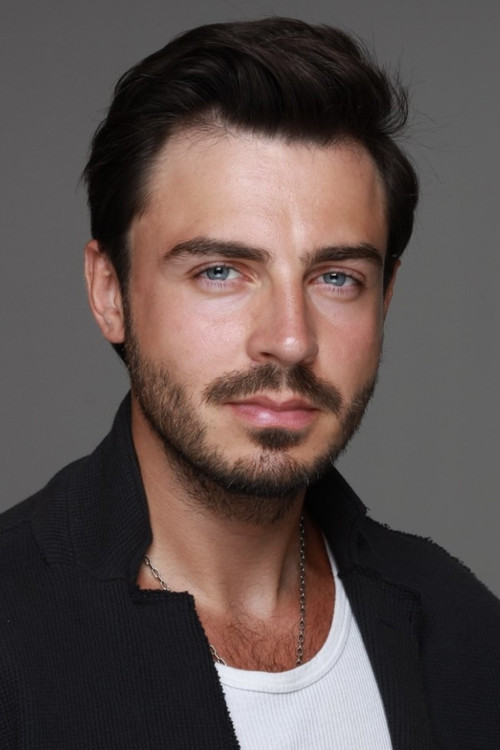 Иван Ратников as Сергей