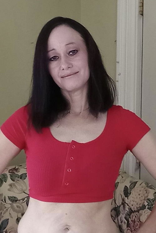 Paisley Blackburn as Suzanne