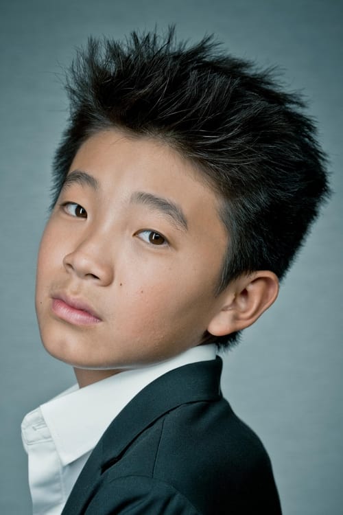 Wyatt Yang as Raymond