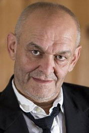 Jørn Faurschou as Lærervikar Andersen