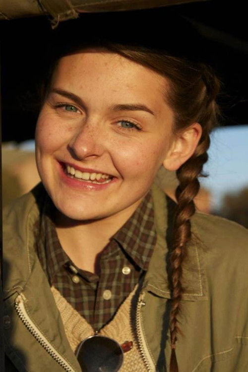 Mathilde Høgh Kølben as Amalie