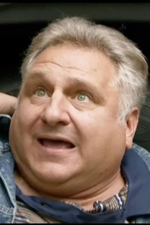 Miklós Kapácsy as Rendőr