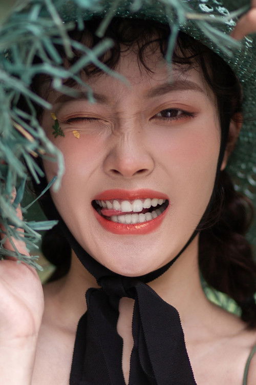 石佳禾 as 乔雨萱