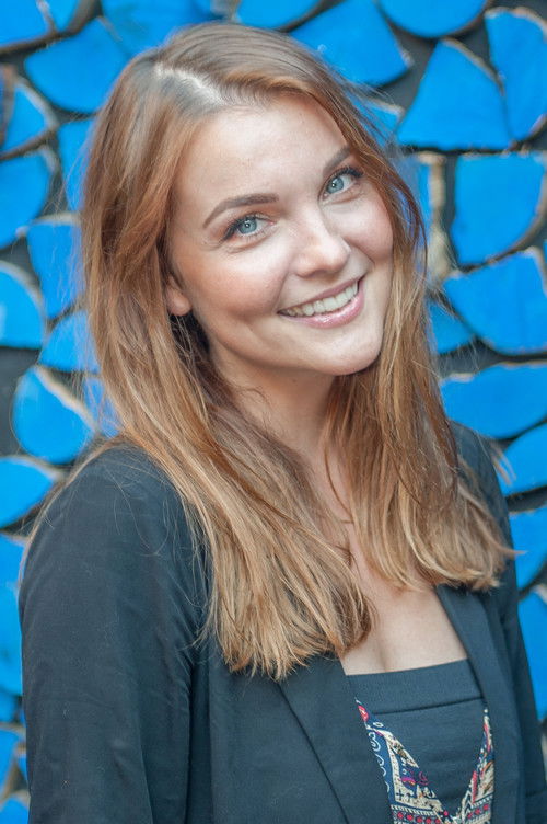 Barbara Kaudelka as Renate