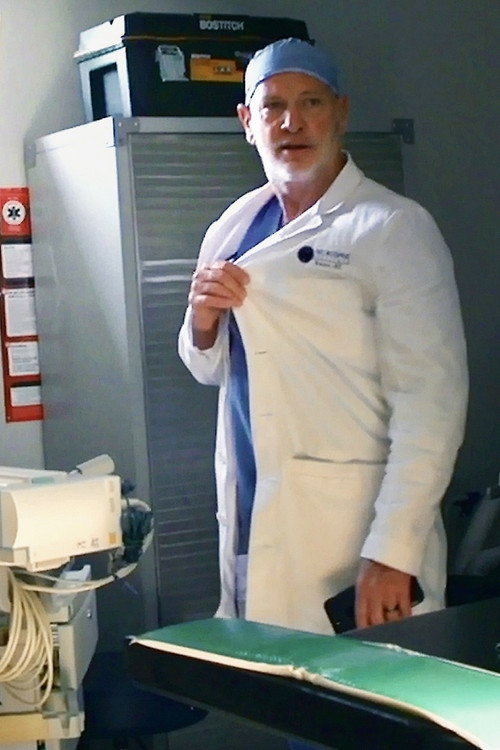 Robert Masson as Doctor/Adventurer