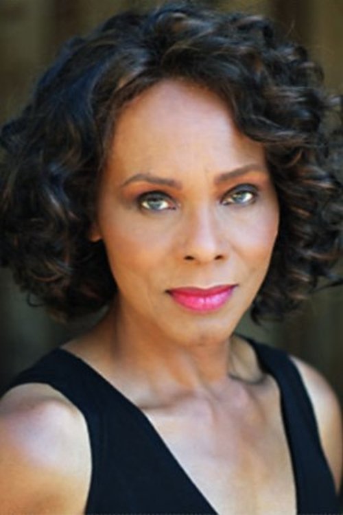 Brenda Arnau as Singer