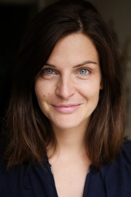 Jennifer Maria as Anne Carnot