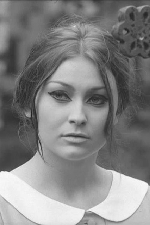 Sylvia Turbová as Hana Benoniová