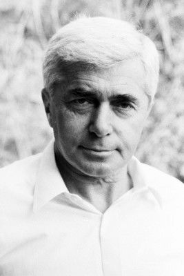 Marek Piwowski as Stefan, zastępca Lipińskiego