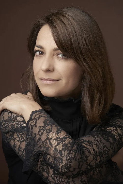 Ana Carolina Valsagna as Mónica Valente