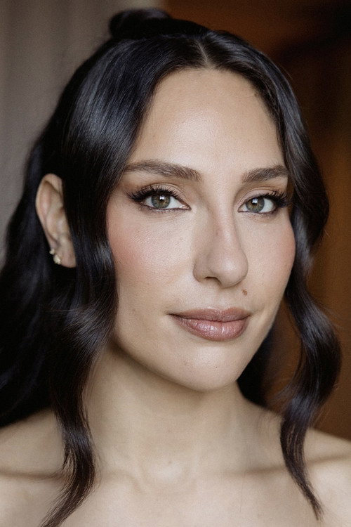 Tefi Pessoa as Self - Host