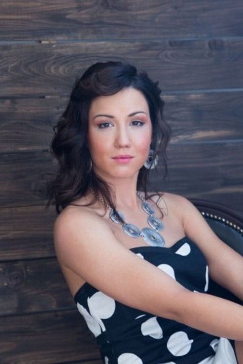 Yuliya Smirnova as Аня