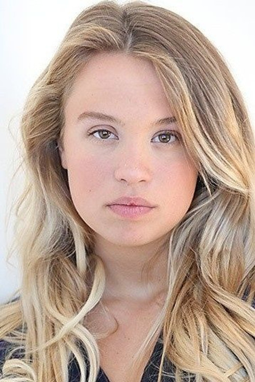 Evie Thompson as Lucy Bretthorst