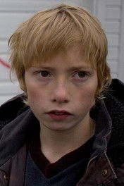 Ask von der Hagen as Jo Istad