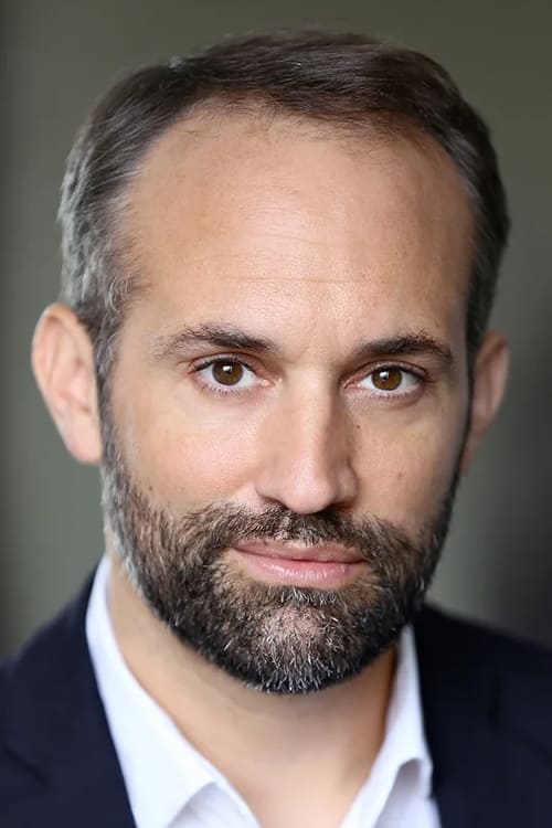 Romain Fleury as Eric Pradier