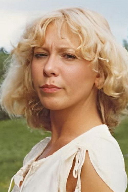 Leena Hiltunen as Fäbodjäntan Monika (Monika Skoglund)