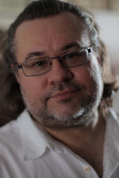 Péter Bergendy as Zenész