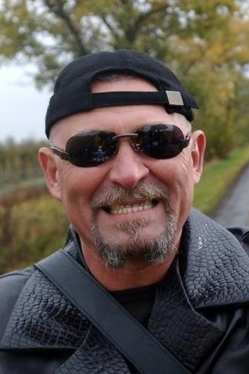 Gyárfás Geréd as Svéd