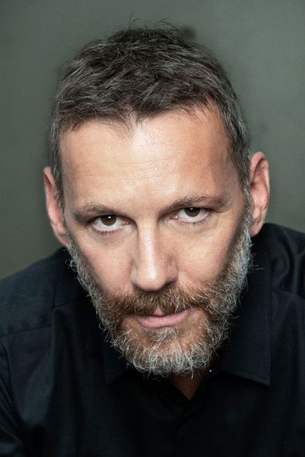 Knut Berger as Jörn Steiner