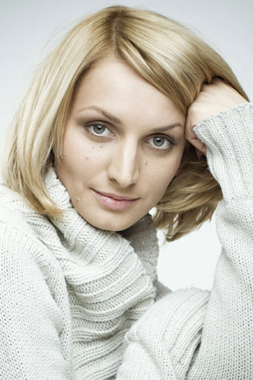 Evgeniya Volkova as Eva Kolchak