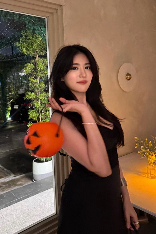 Reindeer Parisaya Jaroennetisat as 