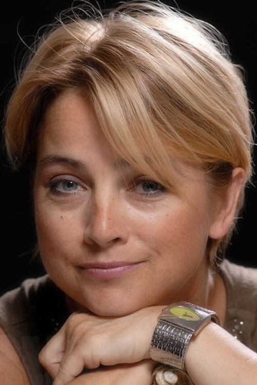 Larisa Suchkova as Виктория