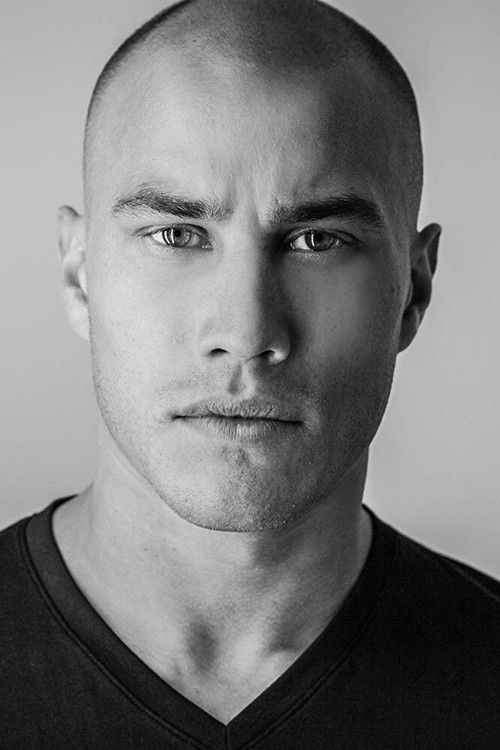 Xavier Schoppel as Society Guard