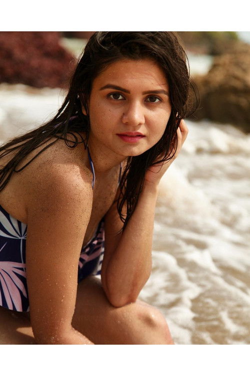 Surbhi Dhyani as Radhika Iyer