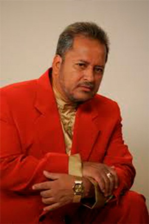 Fabio Restrepo as Gerardo