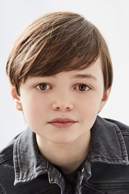 Gilbert Bradman as Billy (8)