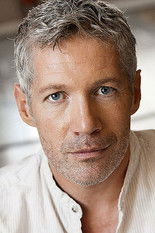 Jonathan Thomson as Principal Green