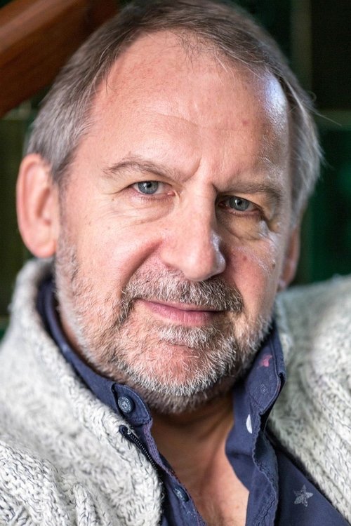 Wolf Bachofner as Taxifahrer