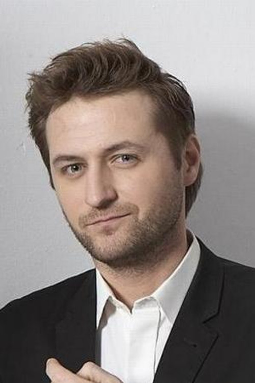 Olin Gutowski as Ochroniarz