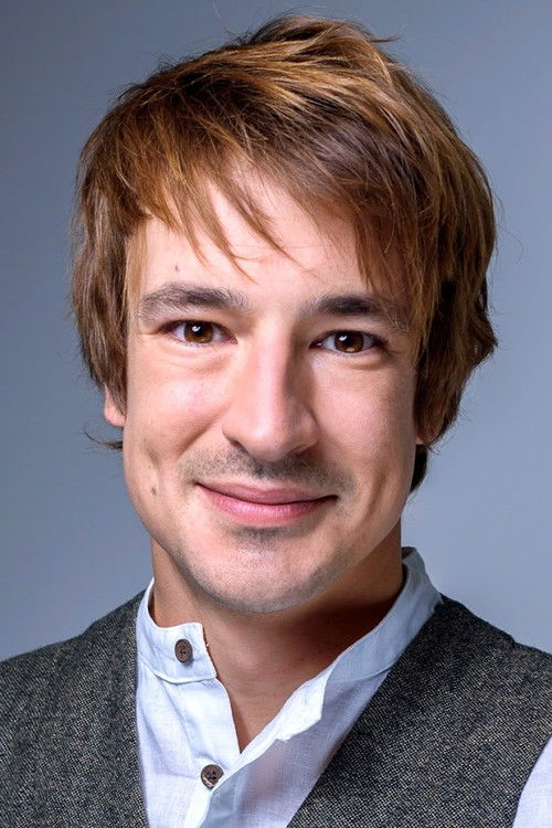 Sebastian D. Fischer as König Michael