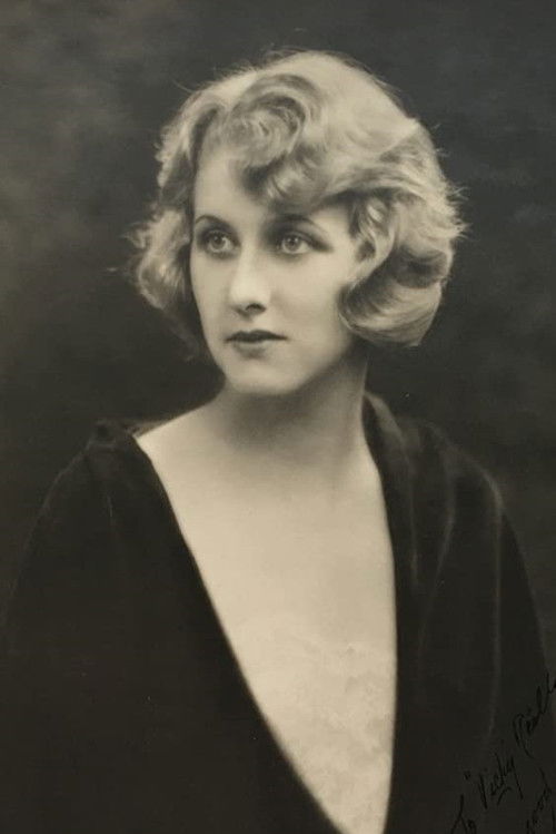 Dagmar Oakland as Socialite