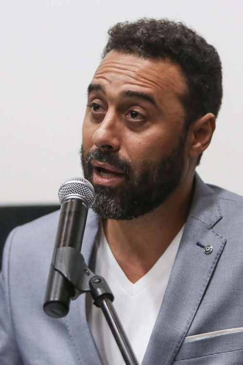 Arí Maniel Cruz as Man