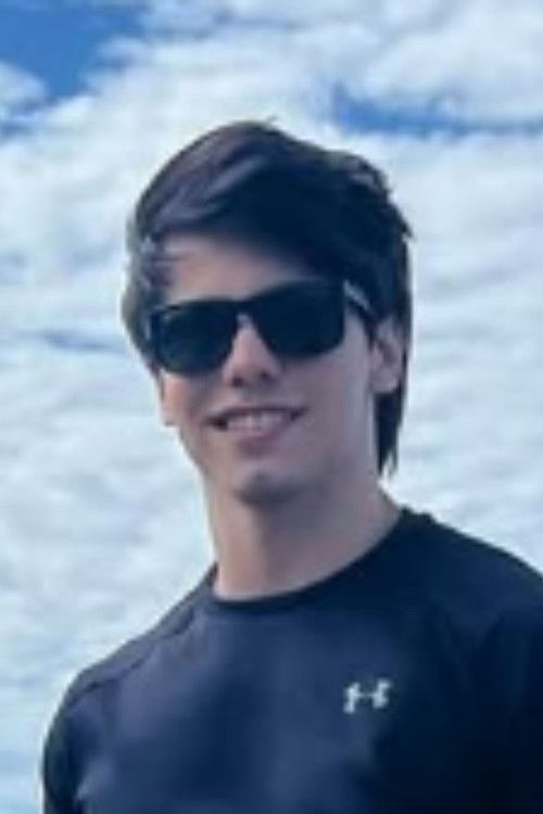 Guilherme Neuman as Pierre Pliskenn