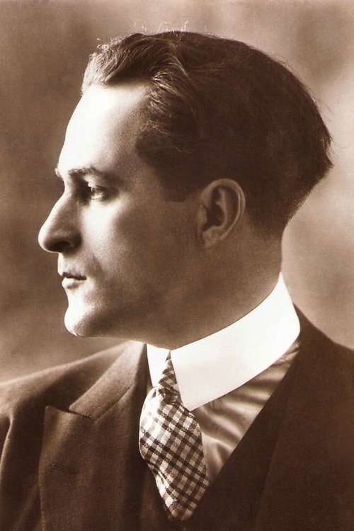 Genica Missirio as Bogaerts