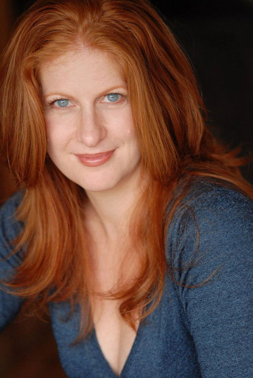 Evie Peck as Stephanie Lindsey