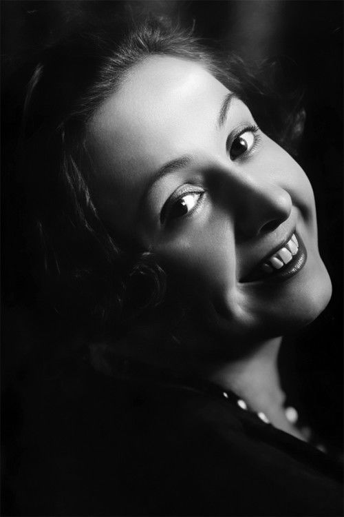 Aleksandra Peregonets as Ihoshka, Aelita's Maidservant