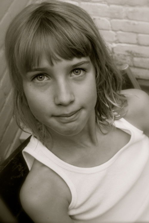 Billie Calmeau as Girl at Airport