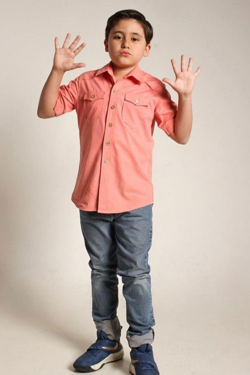 Erick Guillen Torres as Familia de Mario