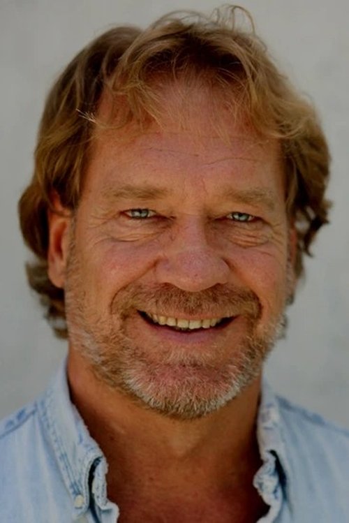 Dennis Hayden as Jim Kale