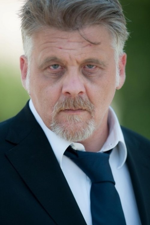 Fabio De Caro as Il pirata