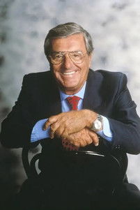 Lelio Luttazzi as Rastrelli (segment "La moglie bionda")