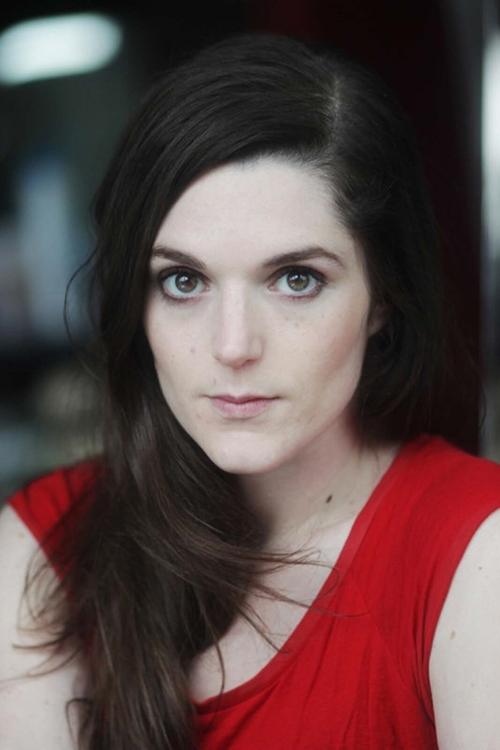 Alice Butaud as Edma Morisot