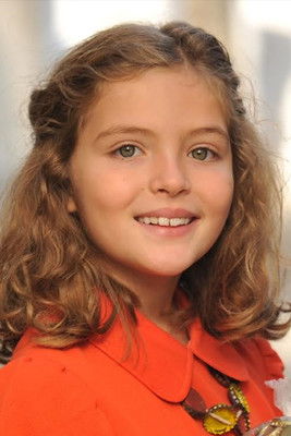 Greta Fusco as Berna